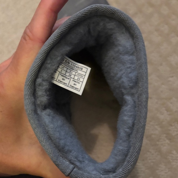 UGG Gray Suede ankle wedge Boots Sz 7 EU 38 - Picture 3 of 4